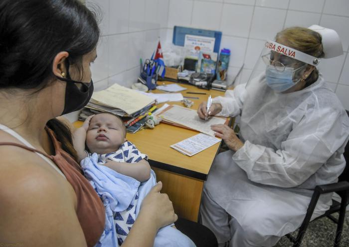 Con el objetivo de mantener eliminada la poliomielitis en Cuba, desde hoy y hasta el 27 de febrero tendrá lugar la 60 campaña de vacunación antipoliomielítica oral bivalente, mediante la cual se inmunizarán, con una primera dosis, 330 002 niños menores de tres años