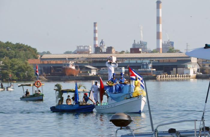 En la bahía de Cienfuegos contra el bloqueo