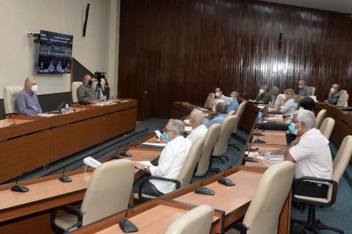 El ministro de Salud Pública, José Angel Portal Miranda, aseguró que la intervención sanitaria 
«marcha con buen ritmo»  y los resultados van siendo satisfactorios. foto: Estudios Revolución	
