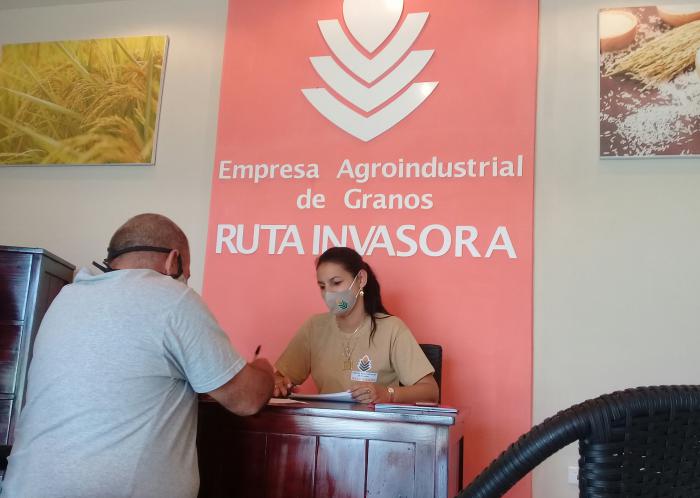 La tienda destaca por su diseño ideal para atender al público, así como para exponer y conservar los productos que oferta. Foto del autor