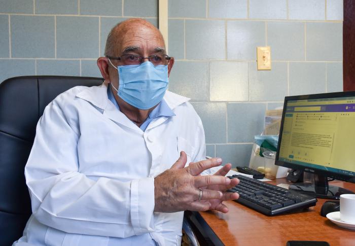 Dr. Jose I. Fernandez Montequin, profesor Consultante y Auxiliar, Especialista de 2do Grado de Angiologia y Cirugia Vascular. Prevención de la Covid-19, coronavirus, nasobuco