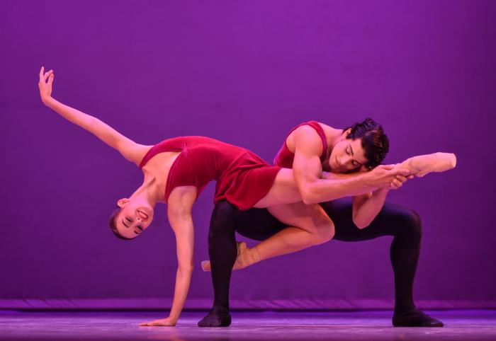 Tributo al Comandante en Jefe Fidel Castro en el cuarto aniversario de su desaparición Física y Reconocimiento a los Trabajadores de la Salud, Ballet Nacional de Cuba presenta Obra: Vals, interpretes Katherine Ochoa y Rafael Quenedit, en el Gran Teatro de La Habana Alicia Alonso