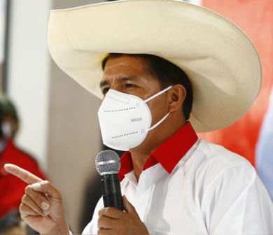 El candidato presidencial Pedro Castillo, pidió a su pueblo estar alertas y vigilantes ante posible jugadas de la derecha. Foto: Agencia Andina
