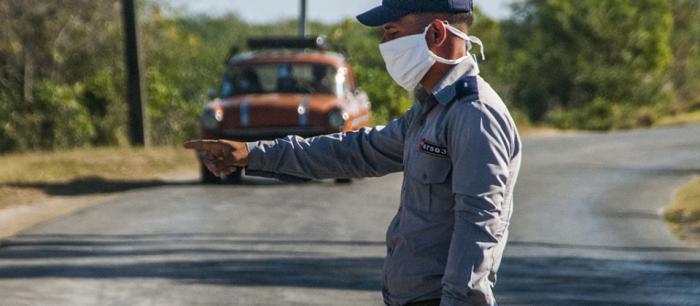 Control sanitario en el punto de acceso a Las Tunas