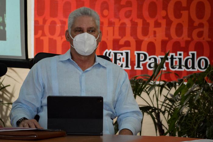 El Primer Secretario del Partido hizo un llamado a aplicar la creatividad y a no renunciar al desarrollo, 
a pesar de las adversidades. foto: Estudios revolución