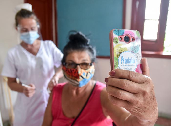 Intervención Sanitaria en Regla con el candidato vacunal Abdala, vacunatorio en el Palacio de los Pioneros del Consultorio 14, en Regla