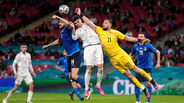 Gianluigi Donnarumma realizó notables atajadas para Italia. foto: reuters	
