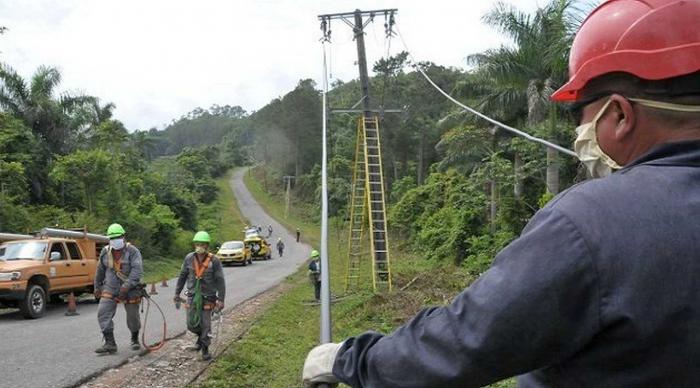 El servicio eléctrico afectado en Cienfuegos está restablecido. Foto: Yohandra Gómez Amaró/ACN