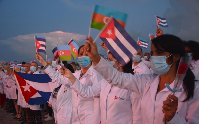 Brigada Henry Reeve llega de Azerbaiyan
