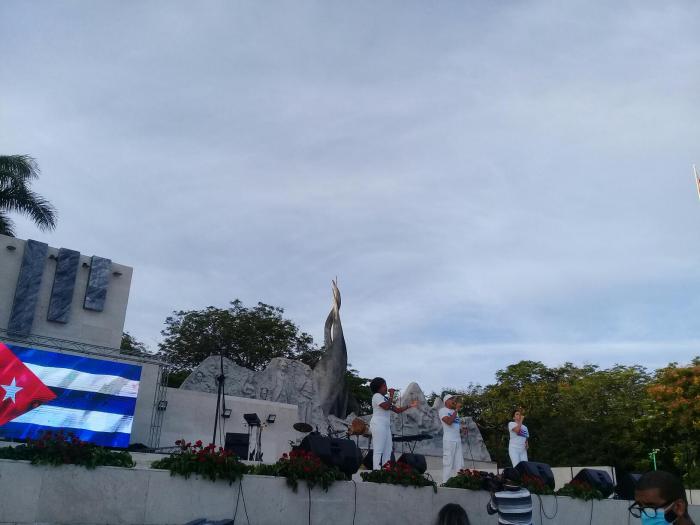 Acto de apoyo a la Revolución en Granma