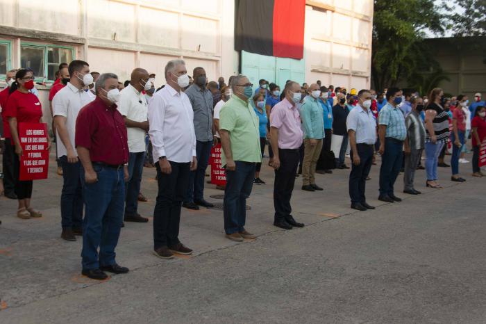 Recorrido de Miguel Díaz-Canel por la Empresa de Servicios Eléctricos