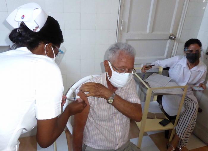 La intervención sanitaria en Camagüey comenzó por el segmento poblacional de 60 años o más. 