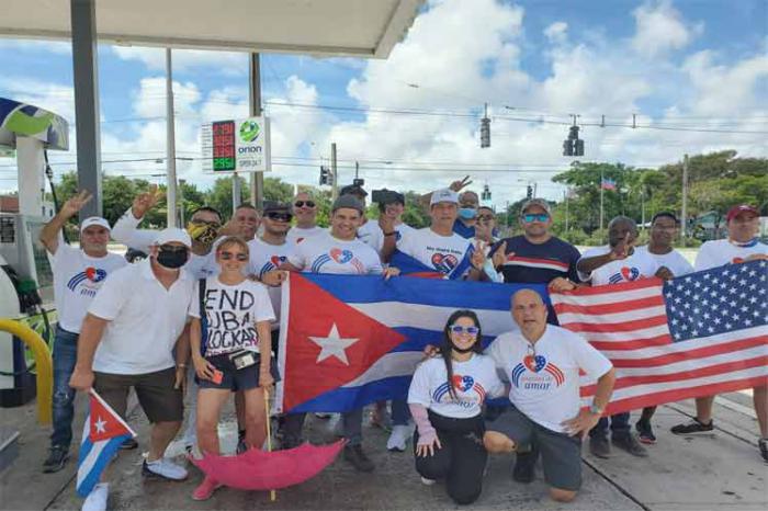 Tras un mes de caminata, los cubanoamericanos del proyecto Puentes de Amor arribaron este domingo a Washington. foto tomada de facebook