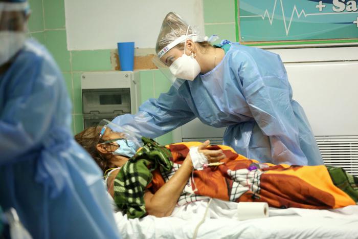 El peso de la atención hospitalaria recae en residentes y especialistas muy jóvenes. 