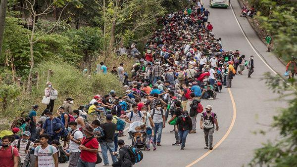 Centroamérica se movilizó en años recientes en caravanas de migrantes que caminaron miles de kilometros para llegar a EE.UU