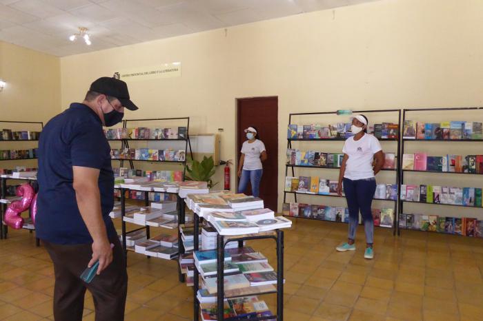 La tensa situación del libro en la Cuba que padece el impacto del bloqueo estadounidense sobre toda la vida material y espiritual de la nación. foto: Mailenys Oliva
