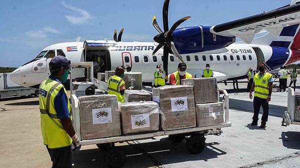 El donativo de más de 200 kilogramos contiene jeringuillas, agujas, mascarillas, cánulas y desinfectantes.