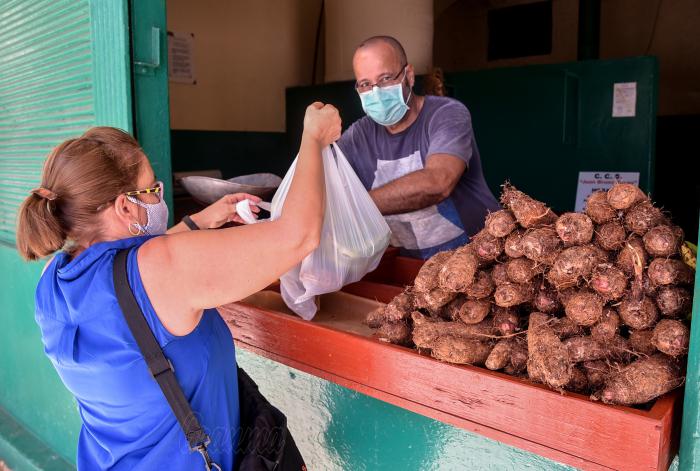 Agromercado en Ayestaran y Desague; tras la reapertura de La Habana por la COVID-19