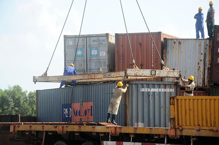 Llega a puerto pinero donativo de productos alimenticios