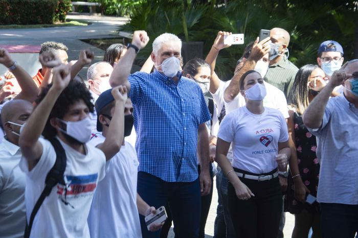 Caravana Victoria Popular: Intercambia Díaz-Canel con jóvenes cubanos