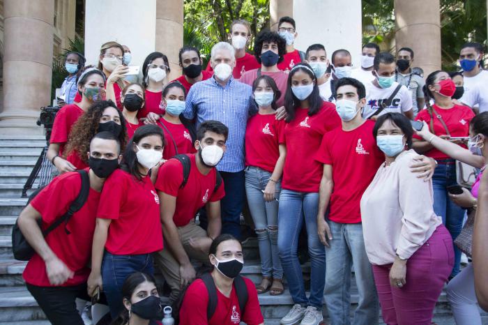 Caravana Victoria Popular: Intercambia Díaz-Canel con jóvenes cubanos