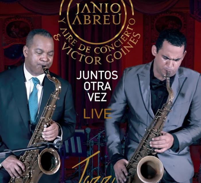 El músico cubano Janio Abreu(a la Izquierda) junto al también músico estadounidenese Víctor Goinez en una presentación en La Habana
