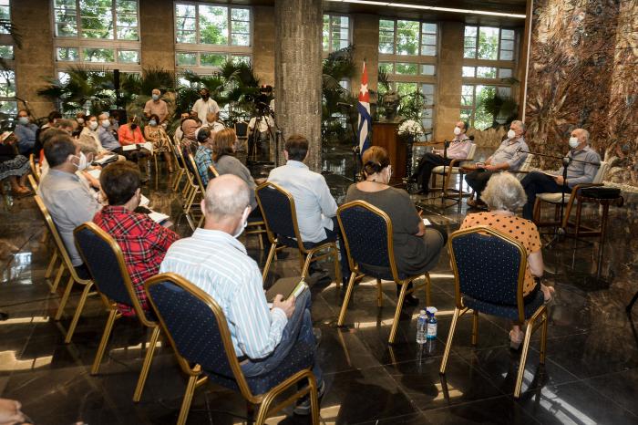 En Cuba se dialoga y se obra