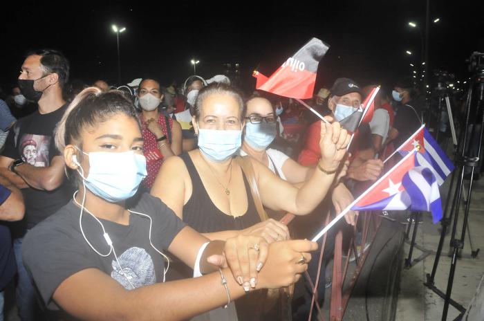 Acto politico cultural de apoyo a,la revolucion cubana.