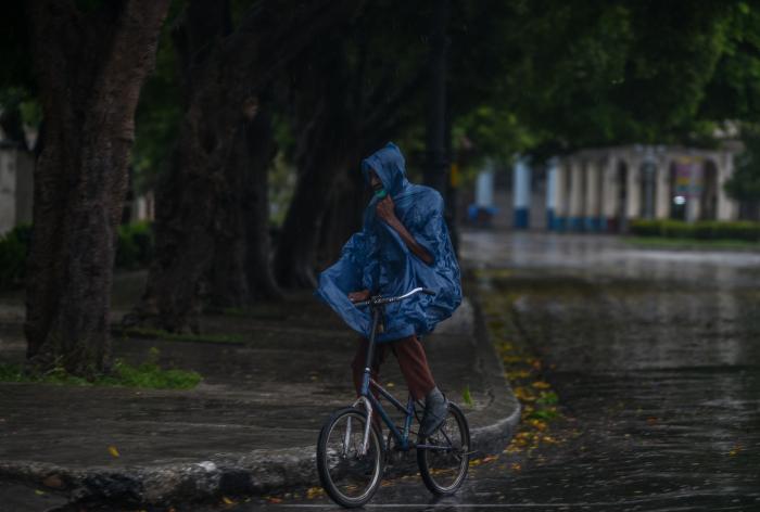 Las lluvias del huracán Ida permanecerán sobre el occidente de Cuba durante el día.