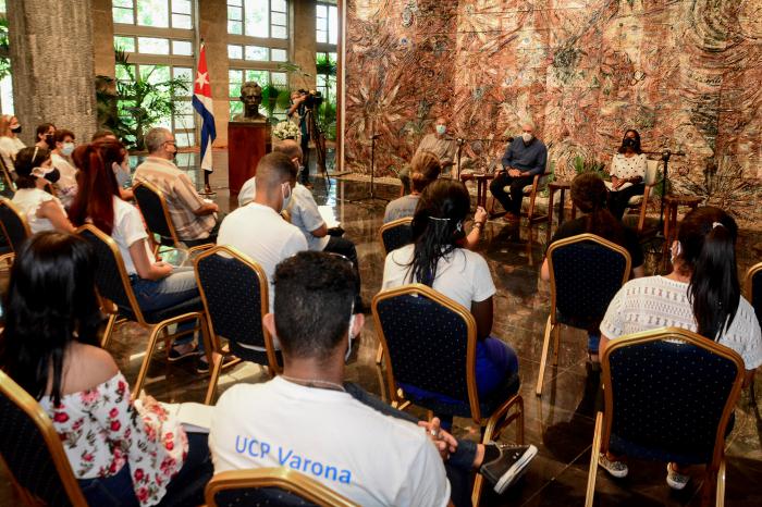 Encuentro de Diaz Canel con jóvenes estudiantes y profesores de la Universidad de Ciencias Pedagógicas “Enrique José Varona”