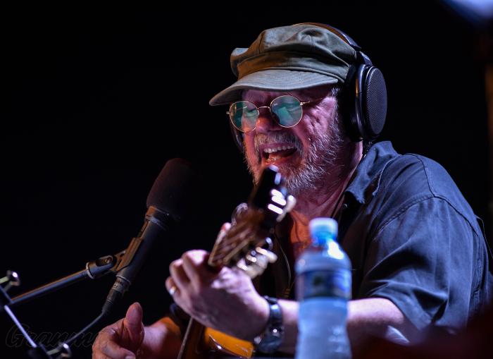 Silvio Rodriguez durante su Concierto 104, en el barrio Los Pocitos, Municipio Marianao, invitados Oscar Sánchez, Niurka Gonzalez, Jorge Reyes, Jorge Aragon, Emilio Vega y Oliver Valdes
