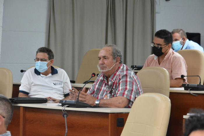 Díaz-Canel intercambia con directivos del sistema empresarial estatal 