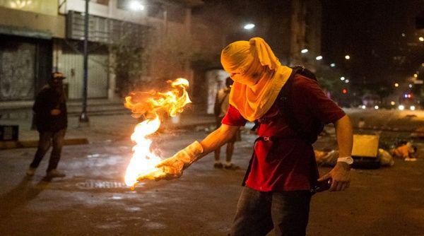 Las llamadas guarimbas en Venezuela fueron un ejemplo de la guerra no convencional patrocinada por el imperialismo, se trata de la misma operación que diseñaron para Cuba. Foto: telesur

