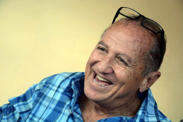 Del ayer al presente, poco cambió en este fotorreportero, quien este 27 de septiembre cumpliría 70 años.