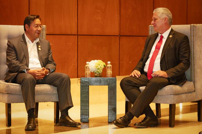 El mandatario cubano se reunió en la Ciudad de México con el Presidente Luis Arce, a quien extendió una invitación para visitar la Isla