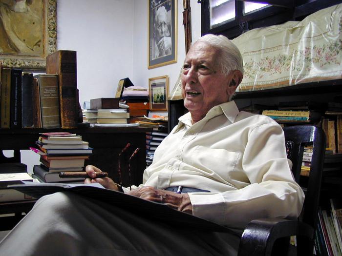 Intelectual cubano Cintio Vitier, durante un conversatorio en su casa en Ciudad Habana. Viti0037