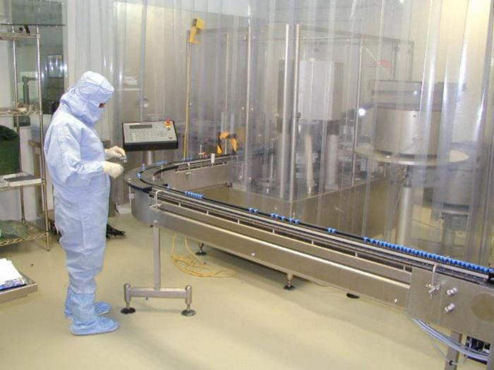 BioCen avaló también el desempeño eficiente del proceso final de fabricación de varios medicamentos altamente demandados para el tratamiento de la covid-19 en el país. foto: Biocubafarma	
