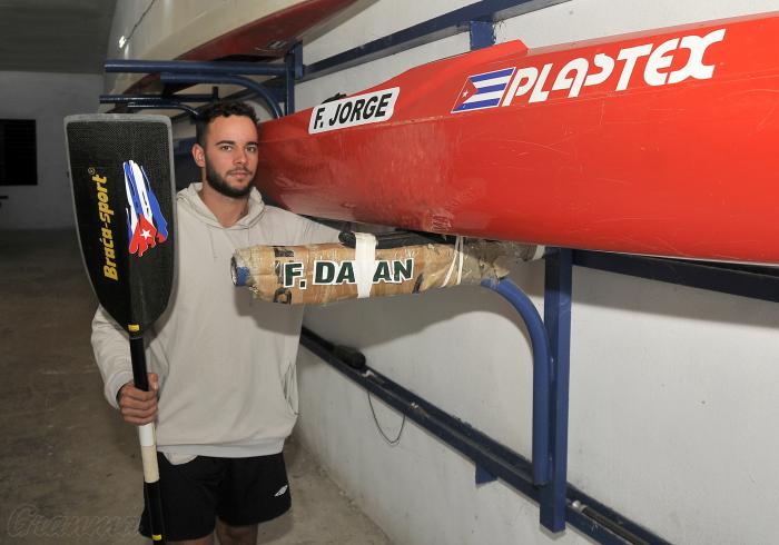 Escuela Nacional de Remo y Canotaje José Smith Comas,Fernando Dayan Jorge Enrique, canoa