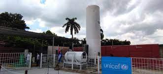 Instalan en el hospital Carlos J. Finlay planta de oxígeno donada por Unicef 