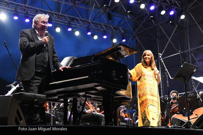 José María Vitier y María del Mar Bonet. FOTO DE JUAN MIGUEL MORALES

