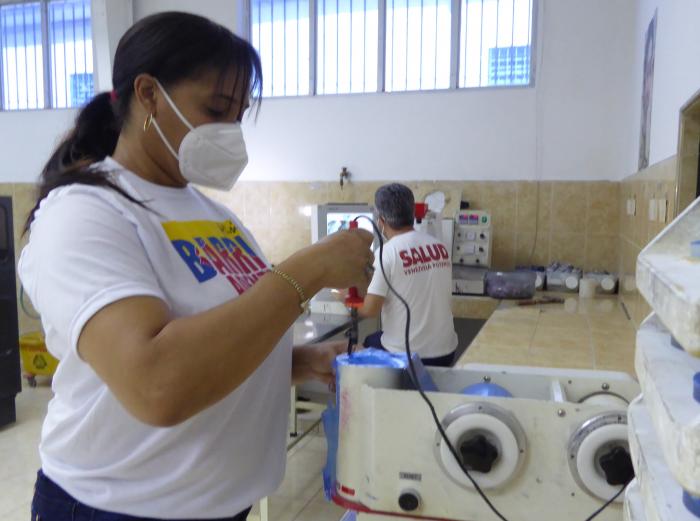 Taller de optometría de Salud Visual en Caracas; ni la COVID-19 ni el acoso que Venezuela enfrenta los ha detenido. 