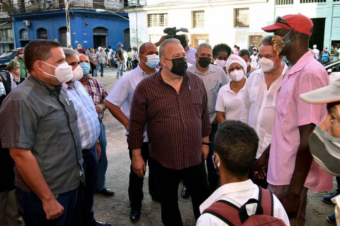Marrero llamó a fortalecer los liderazgos naturales en los barrios, y expandirlos, a partir del fortalecimiento de las estructuras de las organizaciones de masas y sociales que actúan en ellos.