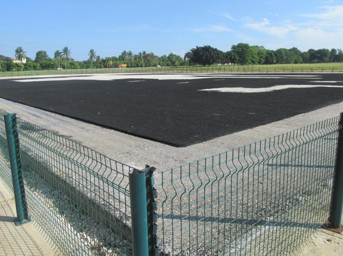 Por el deterioro del primer asfaltado, hubo que volver a realizar la nivelación del terreno. Foto: Alejandro García