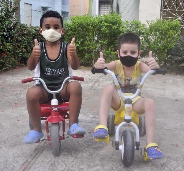 Niños felices en Cuba Prevención contra la Covid-19 – Coronavirus – nasobuco