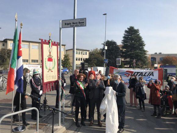 Al acto de inauguración asistió la alcaldesa de Crema, Stefania Bonaldi, y el embajador de Cuba en Italia, José Carlos Rodríguez Ruiz, entre otros.