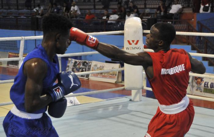 Osvel Caballero (derecha) ha realizado un buen Campeonato Mundial hasta el presente.   
Foto: Ismael Batista Ramírez