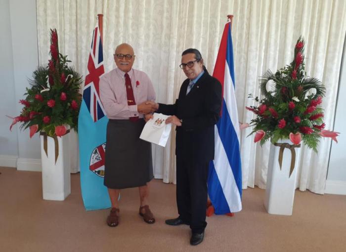 Cuba y Fiyi colaboración en Salud