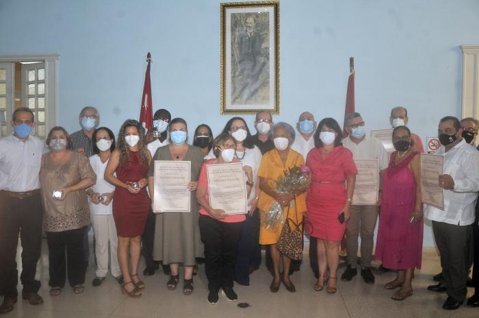 Acto por el Dia del Archivero cubano,reconocimiento de colectivos destacado.