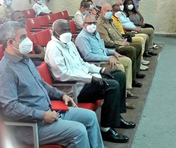 Participan Esteban Lazo y Homero Acosta, Presidente y Secretario de ANPP, respectivamente;  así como diputados e invitados; en sesión de trabajo de Asamblea 