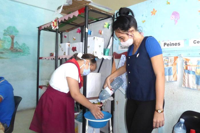 Con la reanudación de las actividades presenciales hay que intensificar la vigilancia y la pesquisa activa en las instituciones educativas. 